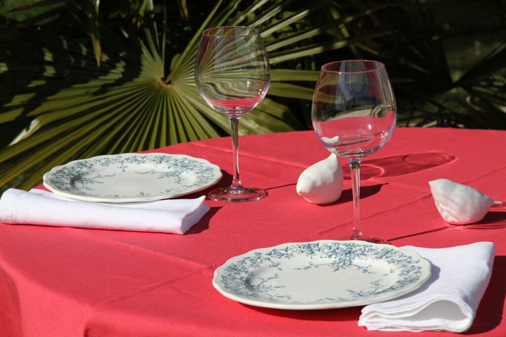 Nappe en lin lavé framboise